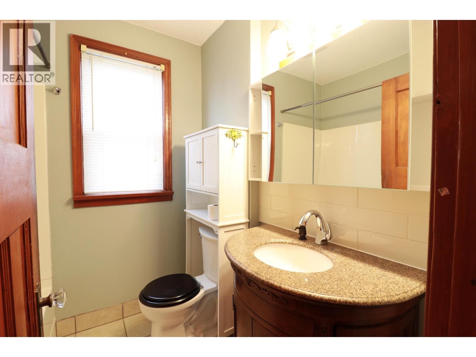 156 Nanaimo Avenue E, Penticton, British Columbia  V2A 1M4 - Photo 11 - 10402298