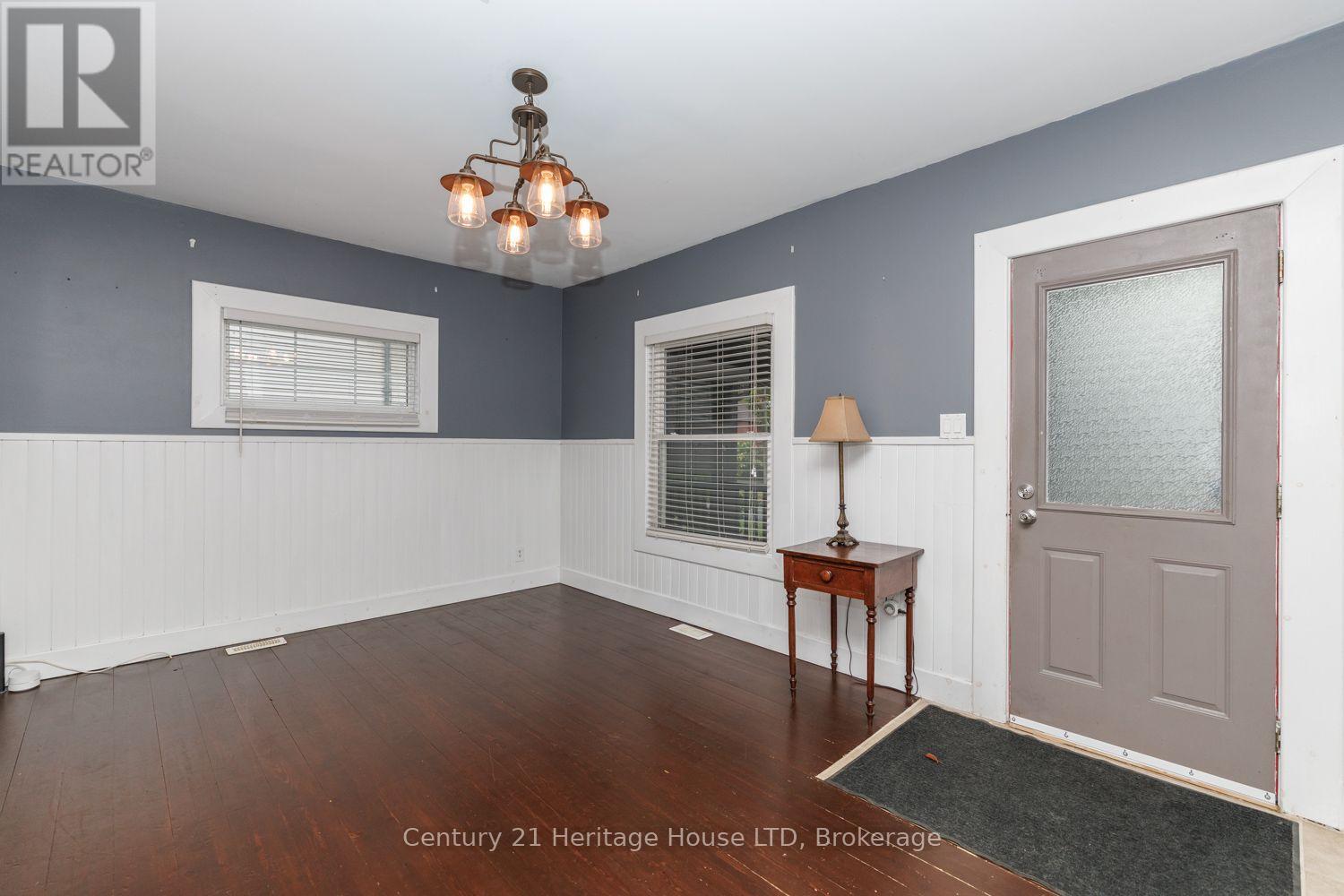 305 Phipps Street S, Fort Erie, Ontario  L2A 2V7 - Photo 3 - X13844700