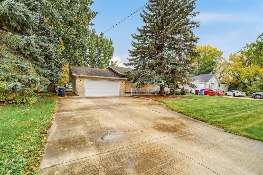 84 2nd Street S, Niverville, Manitoba R0A 1E0 - Photo 1 - 202624497