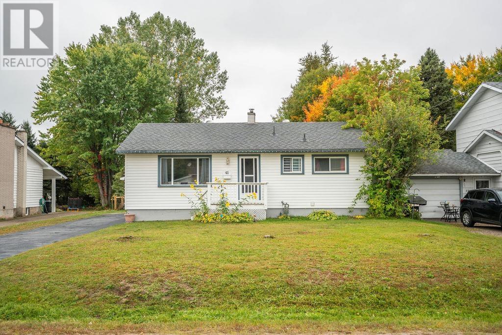 41 Centre St, Sault Ste. Marie, Ontario  P6A 4P5 - Photo 2 - SM262720