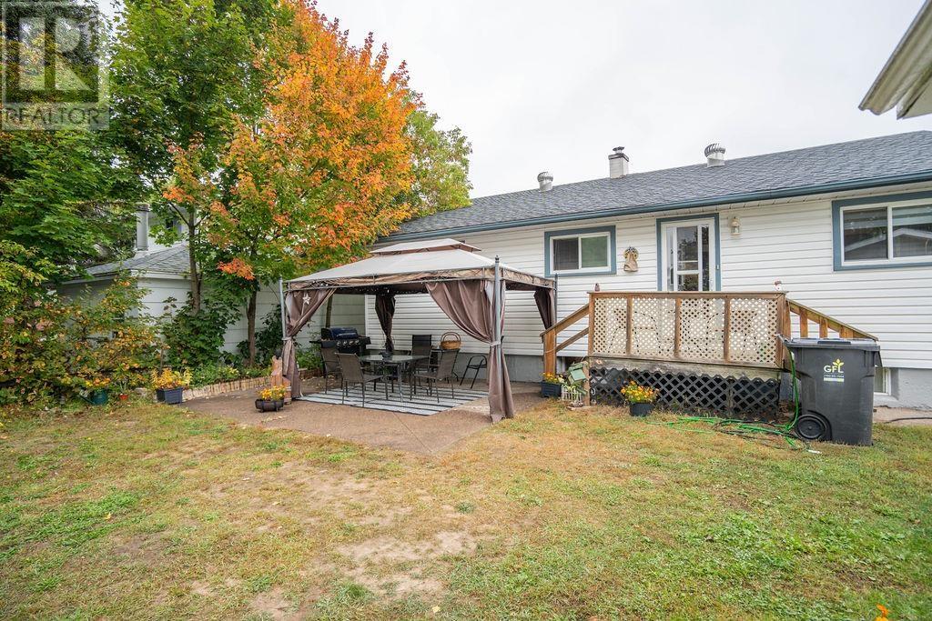 41 Centre St, Sault Ste. Marie, Ontario  P6A 4P5 - Photo 3 - SM262720