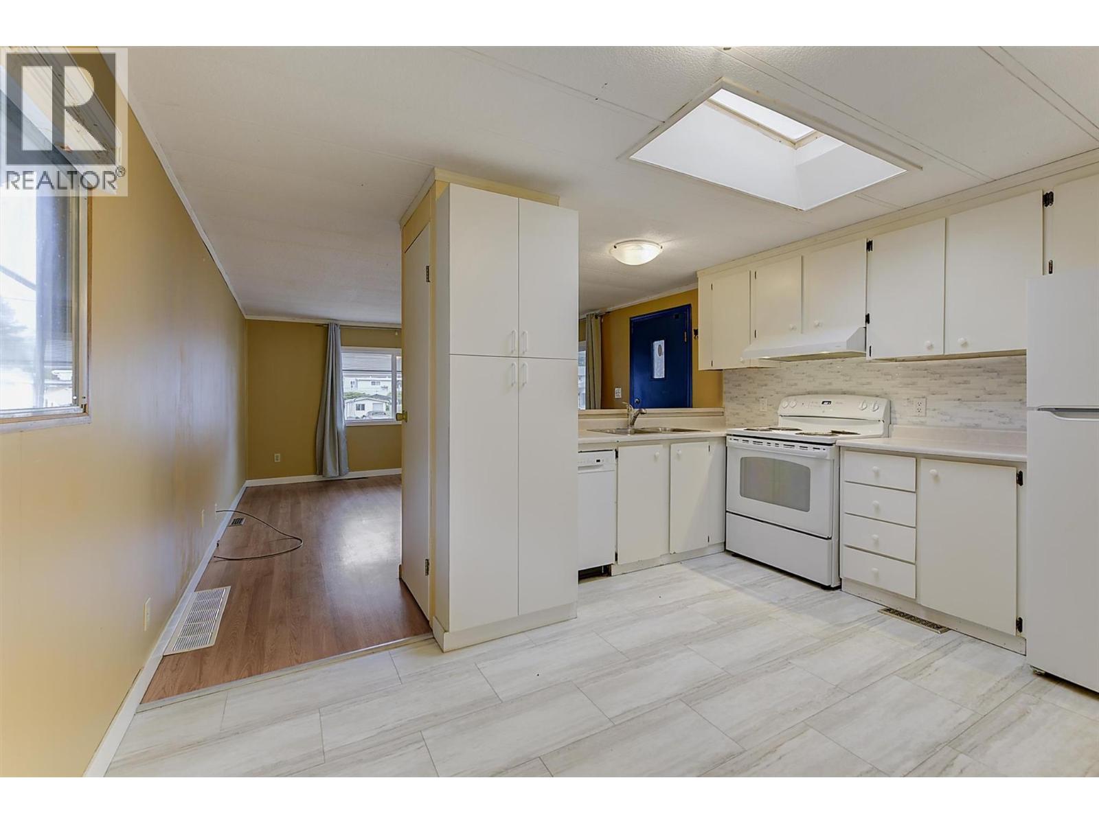 1929 97 Highway S Unit# 45