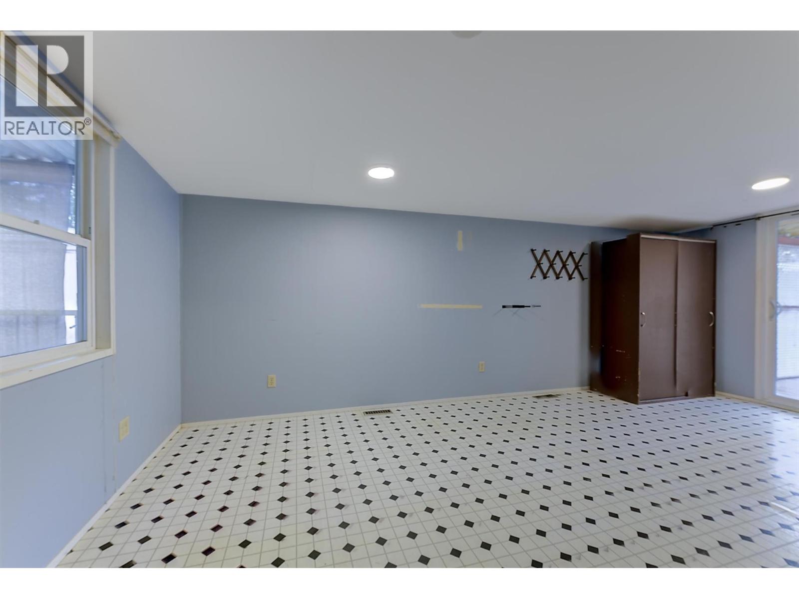 1929 97 Highway S Unit# 45