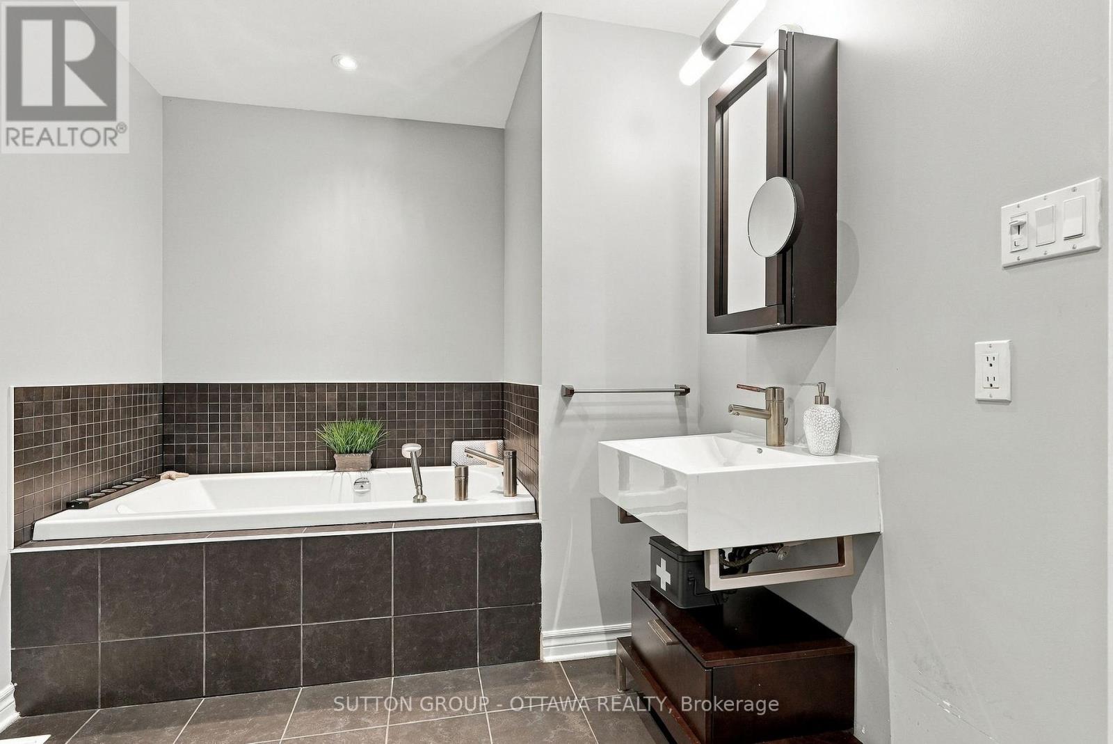 333 Riversedge Crescent, Ottawa, Ontario K1V 0Y7 - Photo 16 - X13852214