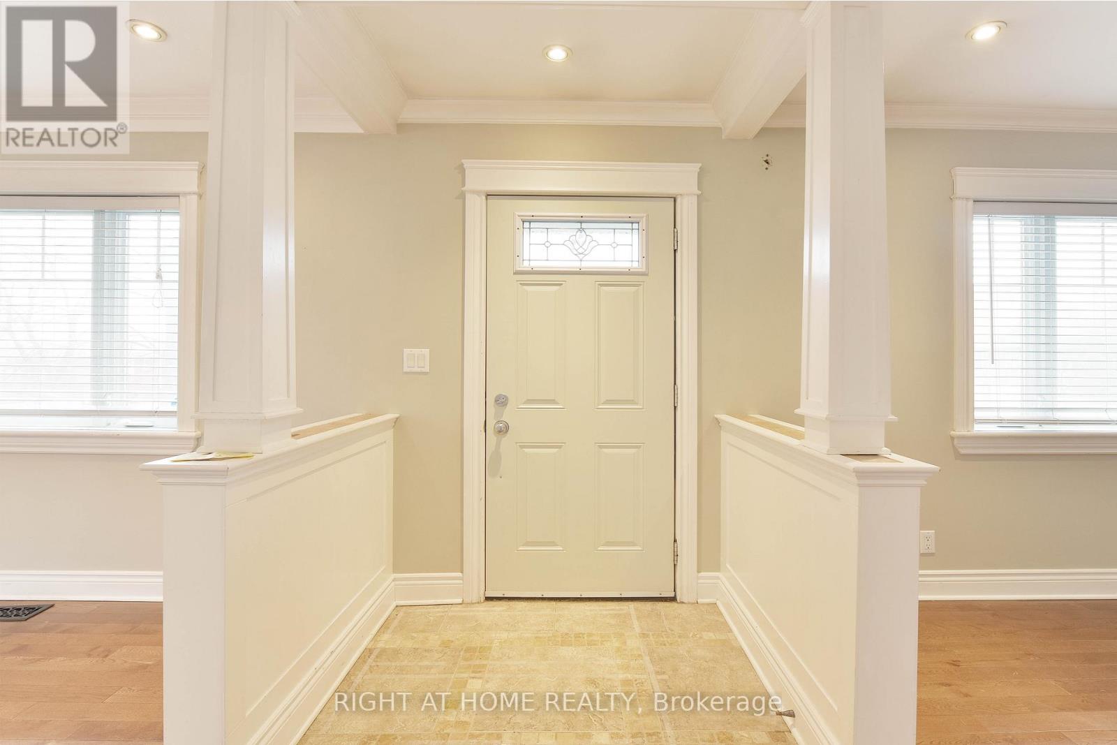 37 Rossland Avenue, Ottawa, Ontario K2G 2K3 - Photo 2 - X13852234