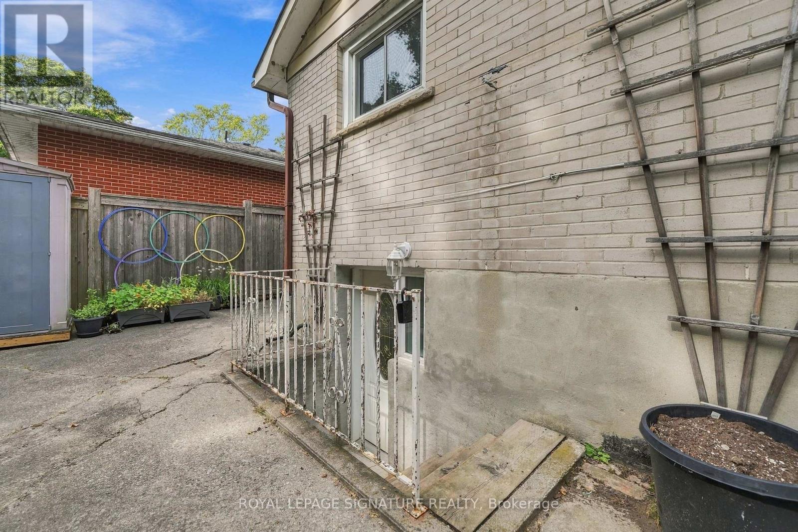 Lower - 531 Rodd Avenue, Pickering, Ontario L1W 2B1 - Photo 17 - E13852184