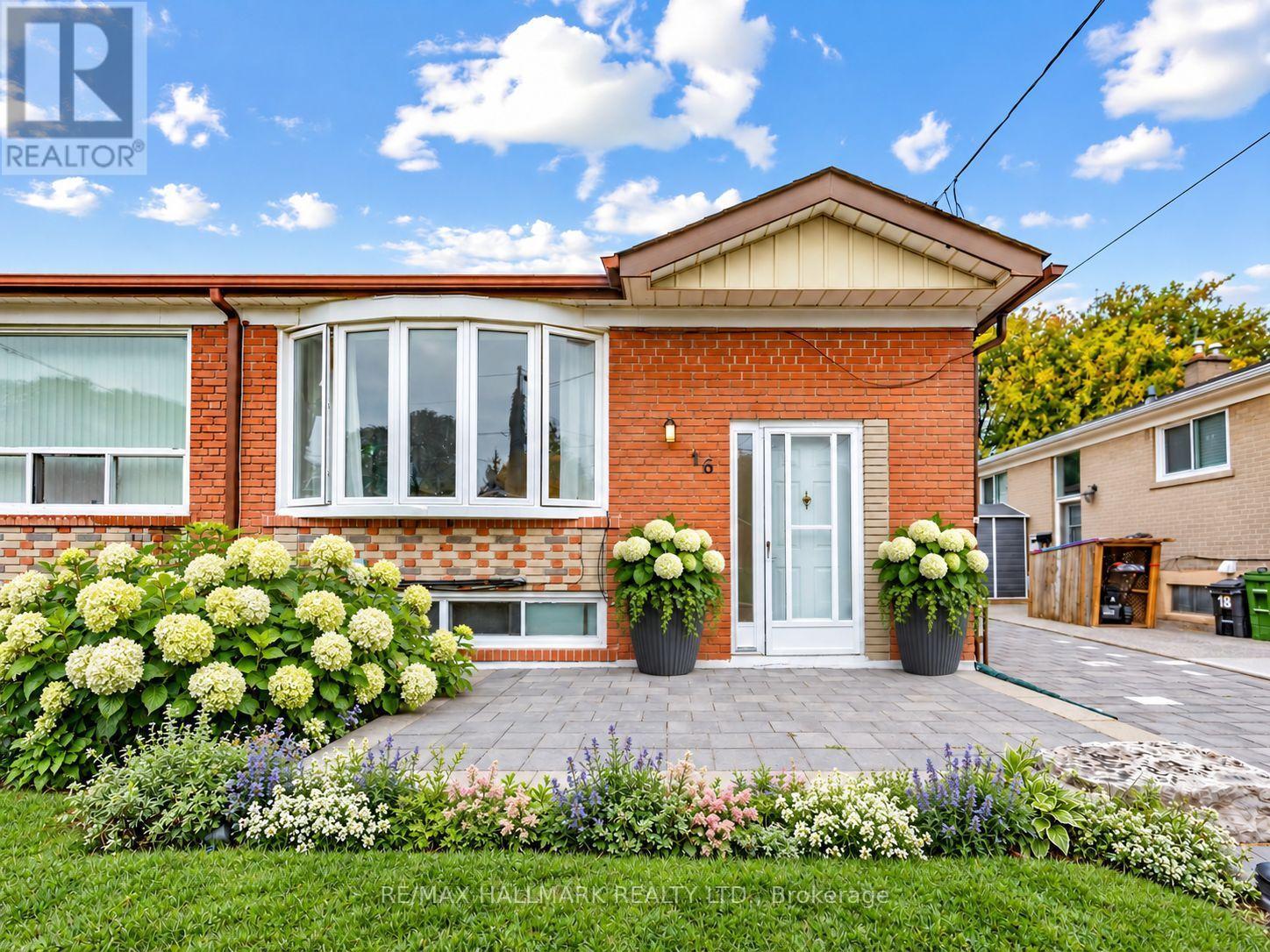 16 Avis Crescent, Toronto, Ontario M4B 1B7 - Photo 1 - E13852248