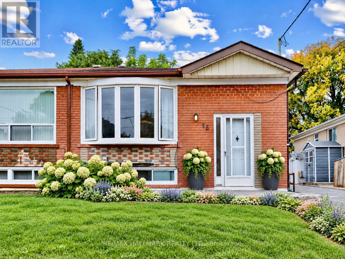 16 Avis Crescent, Toronto, Ontario M4B 1B7 - Photo 3 - E13852248