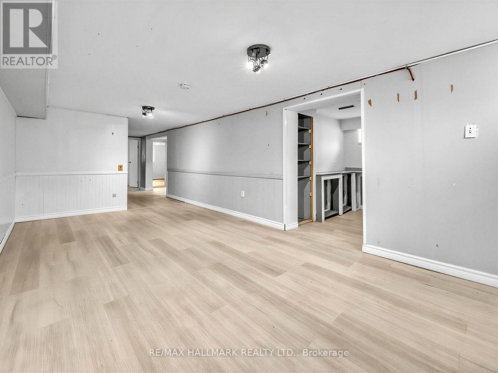 16 Avis Crescent, Toronto, Ontario M4B 1B7 - Photo 37 - E13852248