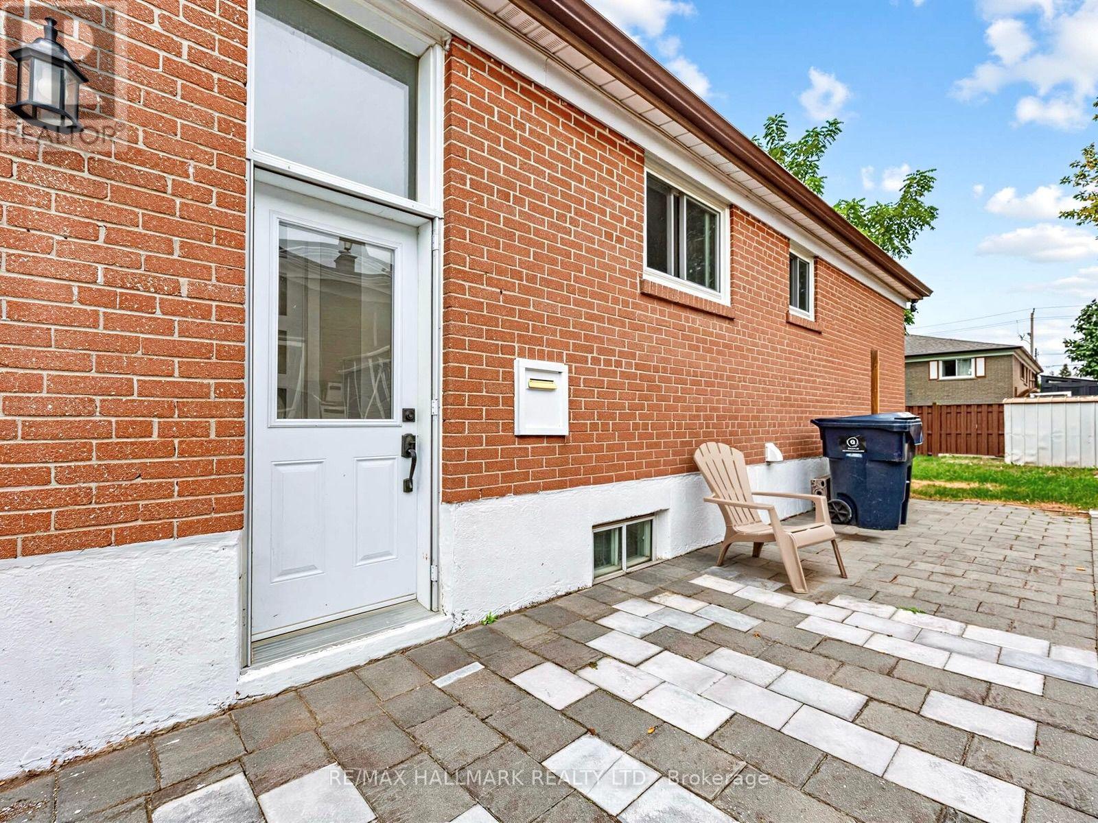 16 Avis Crescent, Toronto, Ontario M4B 1B7 - Photo 44 - E13852248