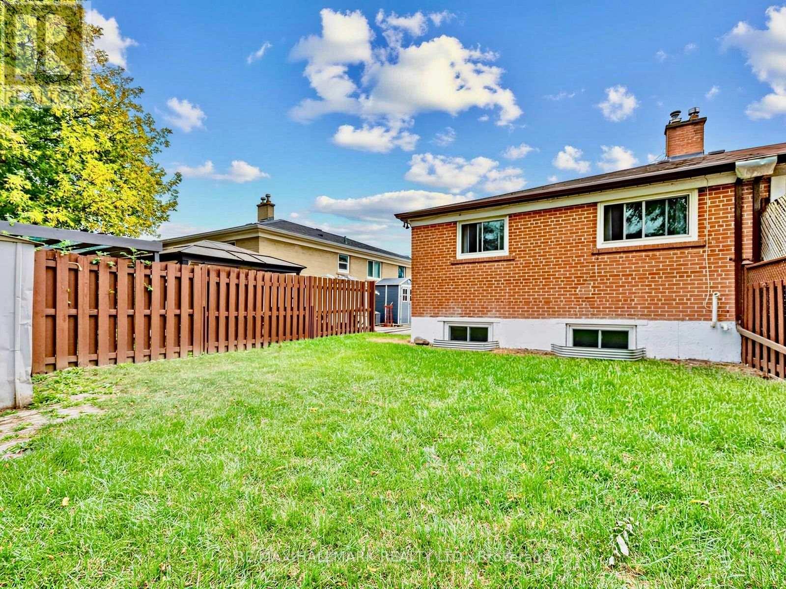 16 Avis Crescent, Toronto, Ontario M4B 1B7 - Photo 45 - E13852248
