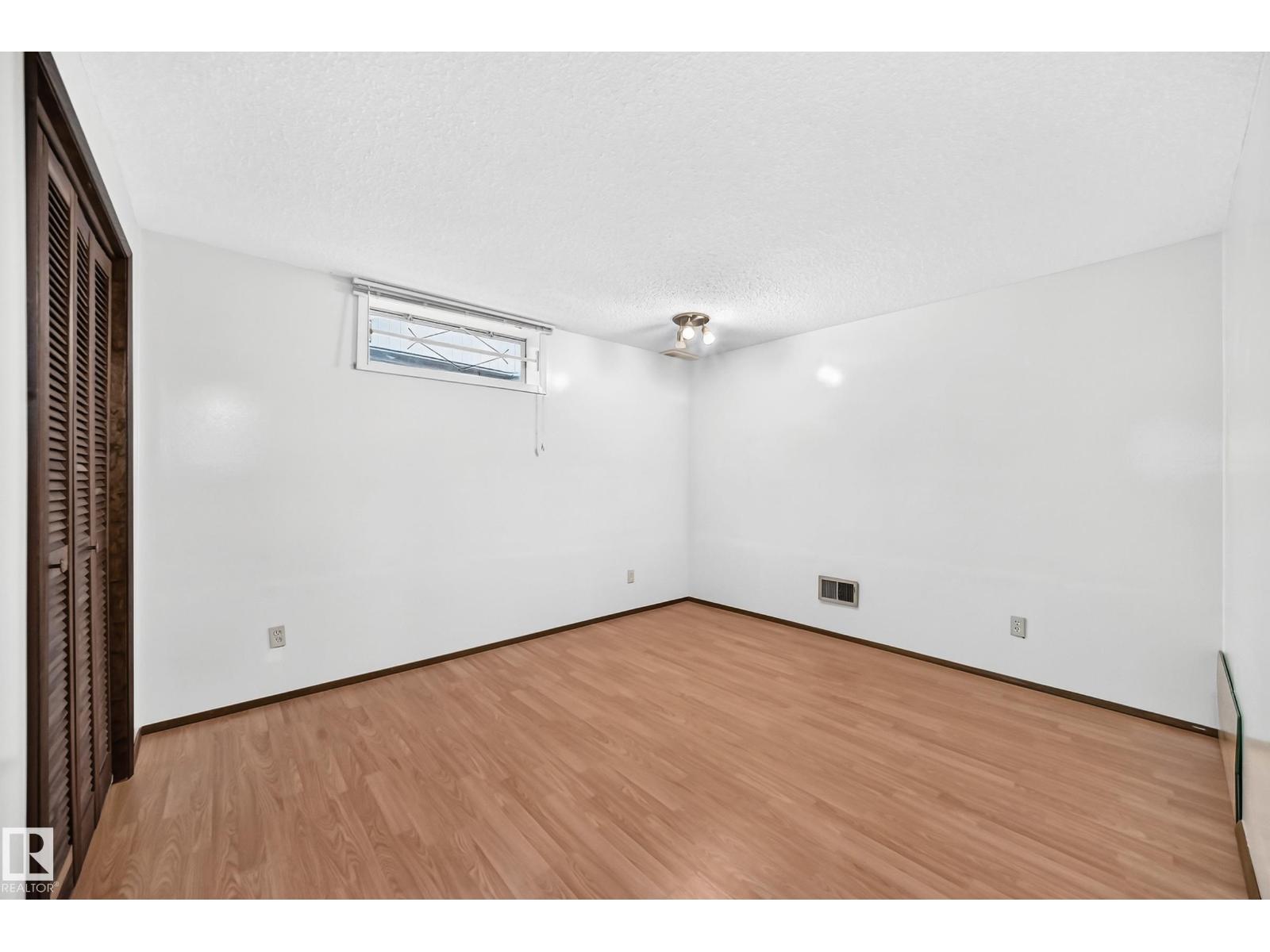 7355 18 AV NW