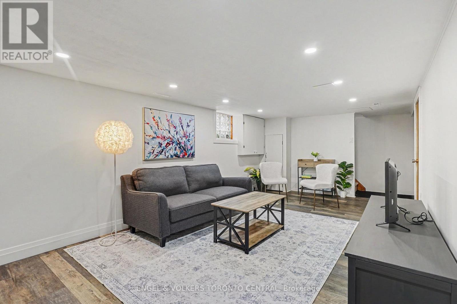 28 Inverleigh Drive, Toronto, Ontario  M8Y 3E3 - Photo 15 - W13852182