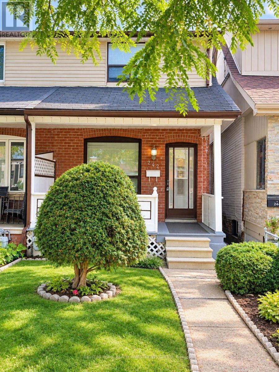 242 SILVERTHORN AVENUE, Toronto, Ontario