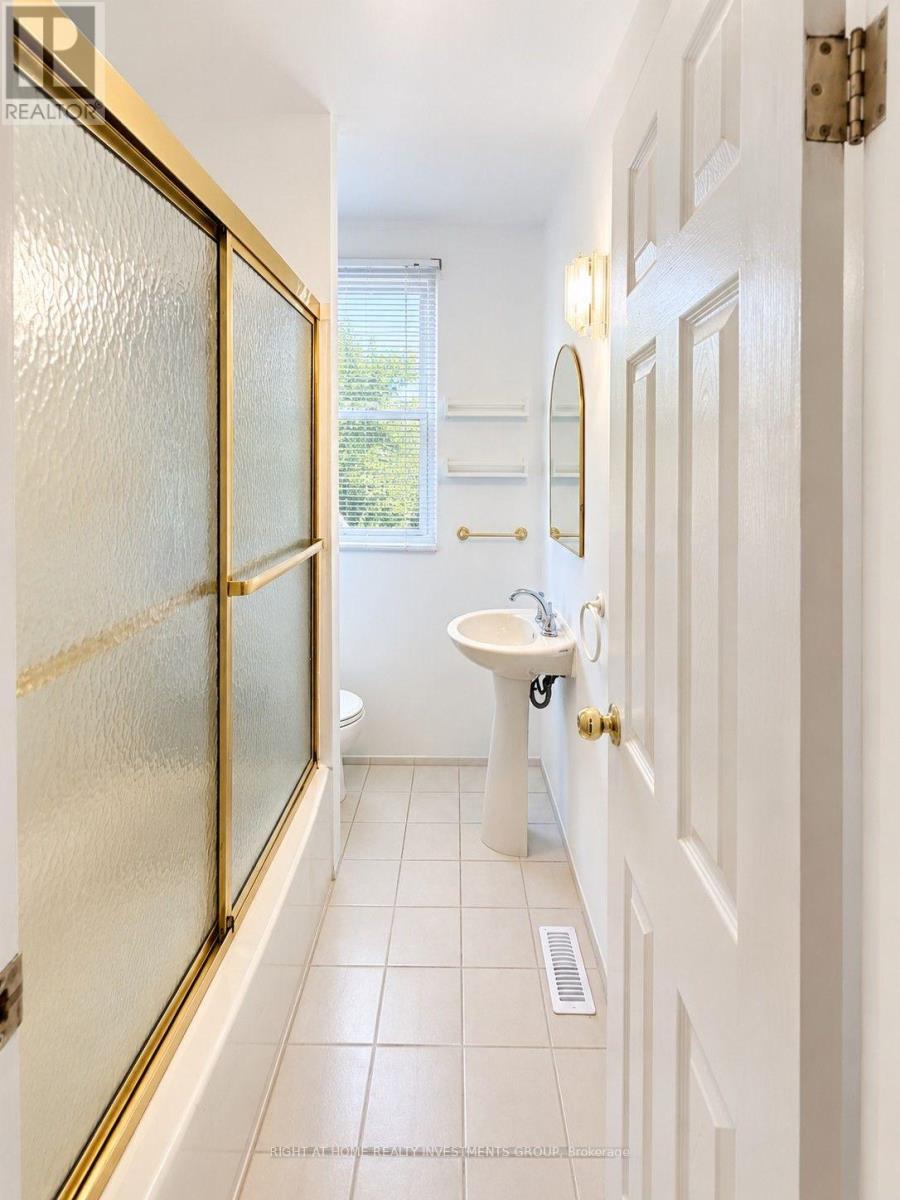242 Silverthorn Avenue, Toronto, Ontario  M6N 3K4 - Photo 12 - W13852280