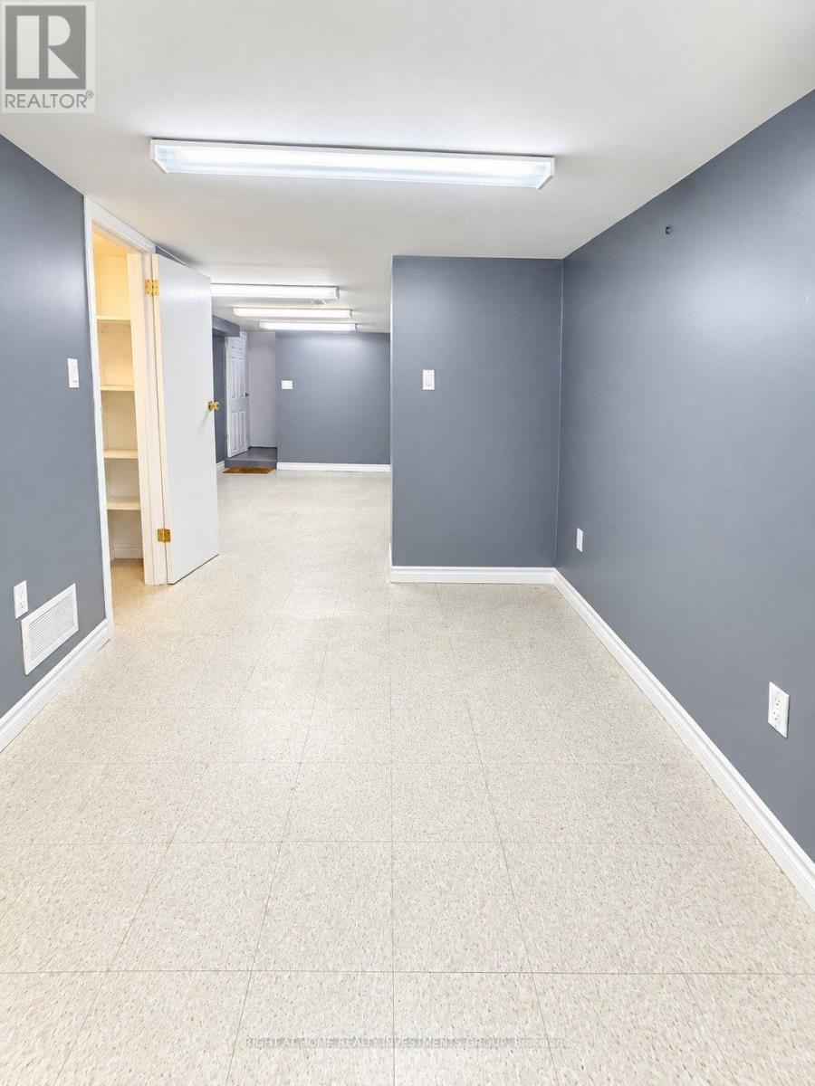 242 Silverthorn Avenue, Toronto, Ontario  M6N 3K4 - Photo 15 - W13852280