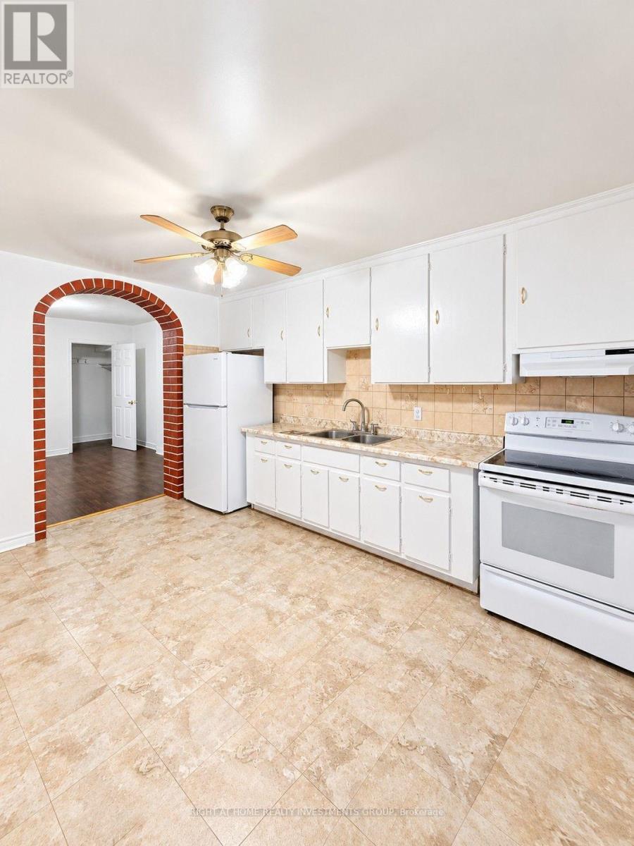 242 Silverthorn Avenue, Toronto, Ontario  M6N 3K4 - Photo 23 - W13852280