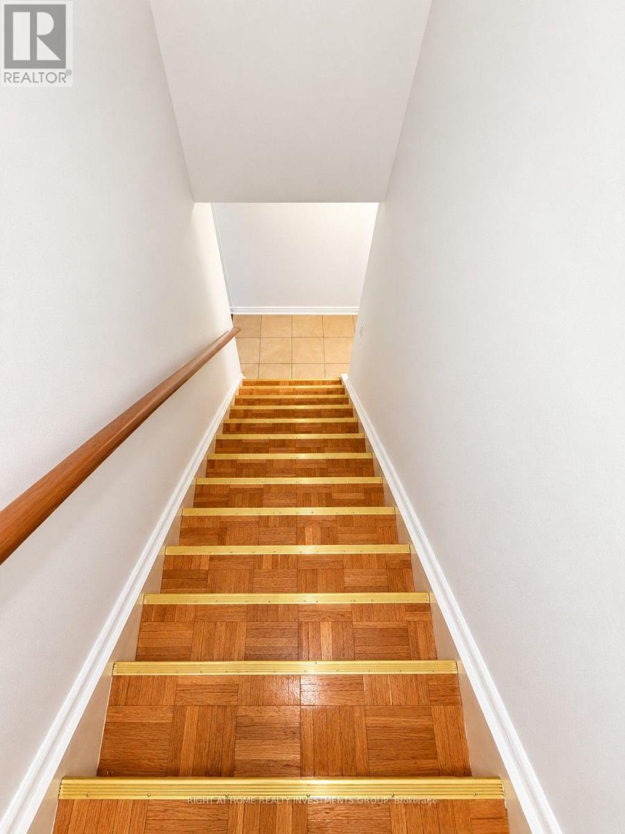 242 Silverthorn Avenue, Toronto, Ontario  M6N 3K4 - Photo 6 - W13852280