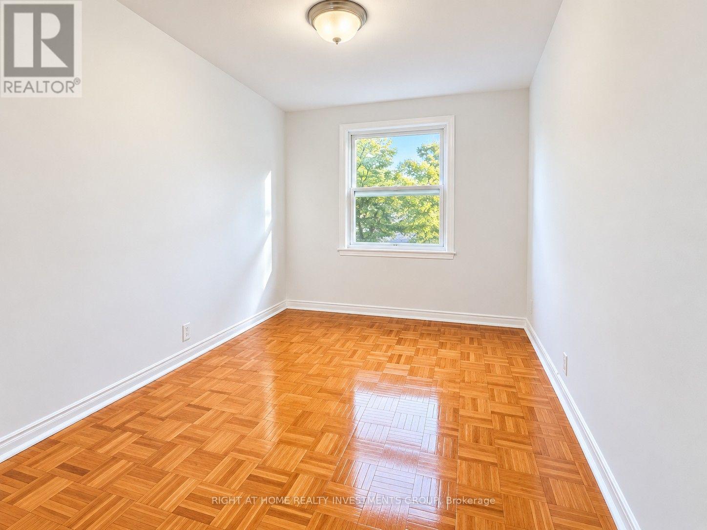 242 Silverthorn Avenue, Toronto, Ontario  M6N 3K4 - Photo 9 - W13852280
