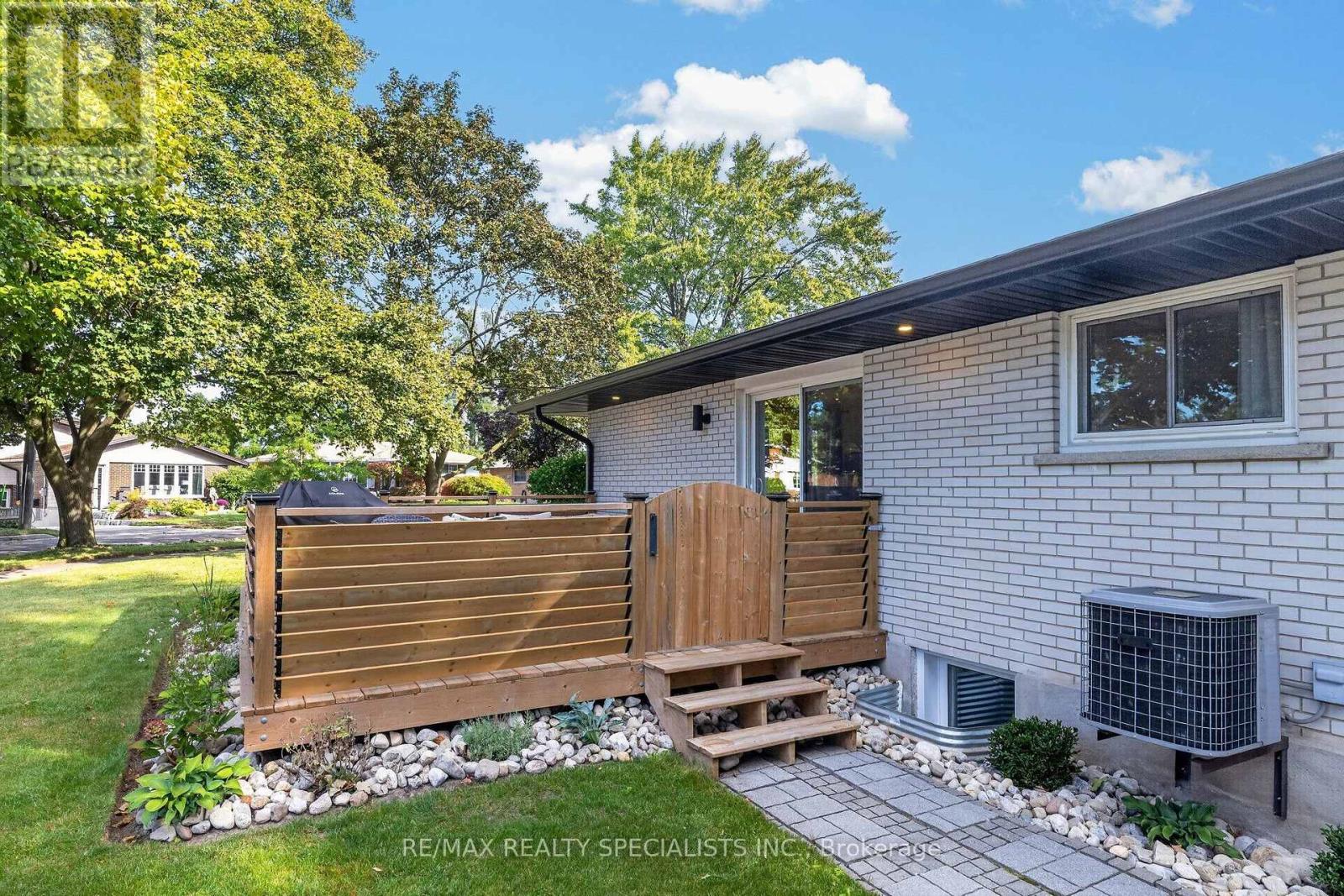 70 Duncairn Avenue, Kitchener, Ontario  N2M 4S4 - Photo 31 - X13852288