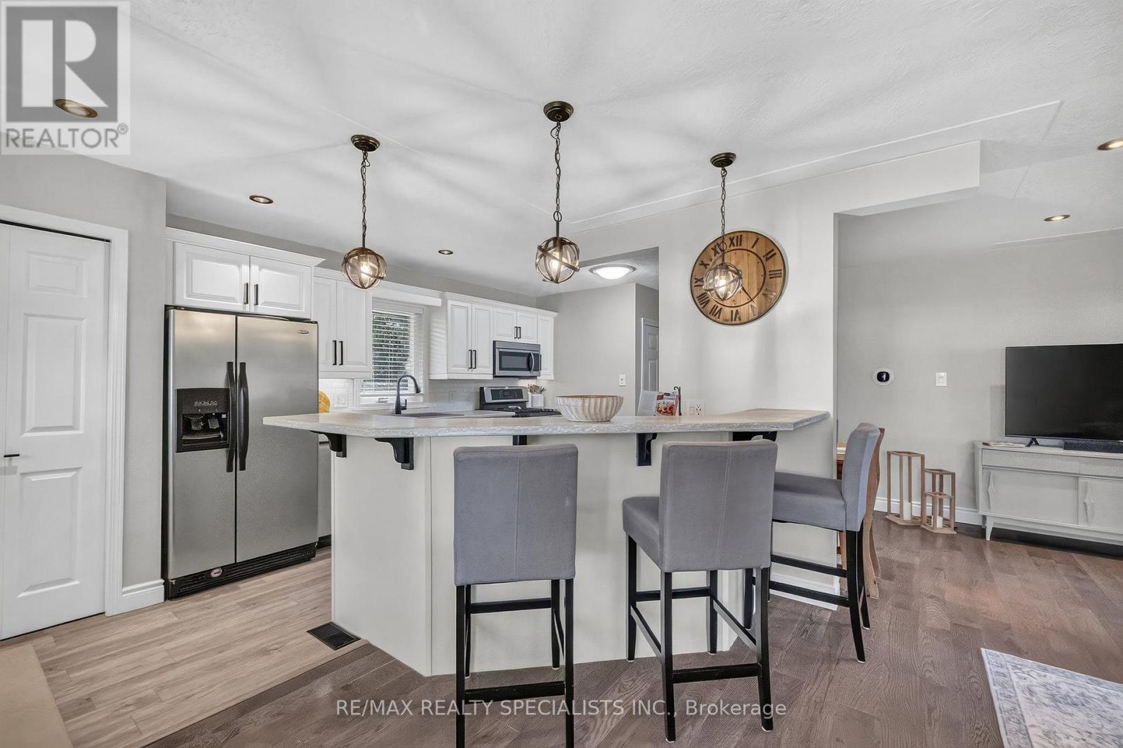 70 Duncairn Avenue, Kitchener, Ontario  N2M 4S4 - Photo 9 - X13852288