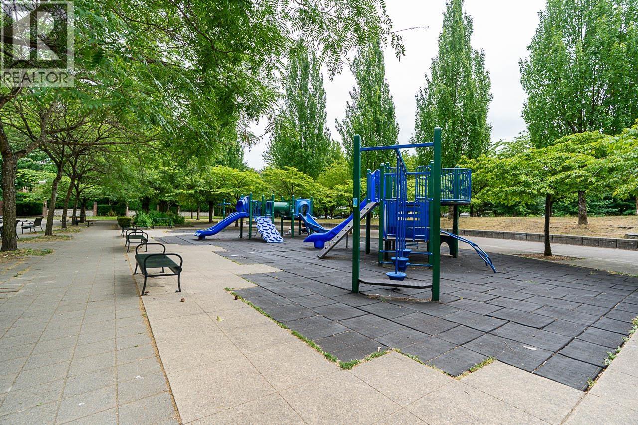 2409 3663 Crowley Drive, Vancouver, British Columbia  V5R 6H4 - Photo 29 - R3171240