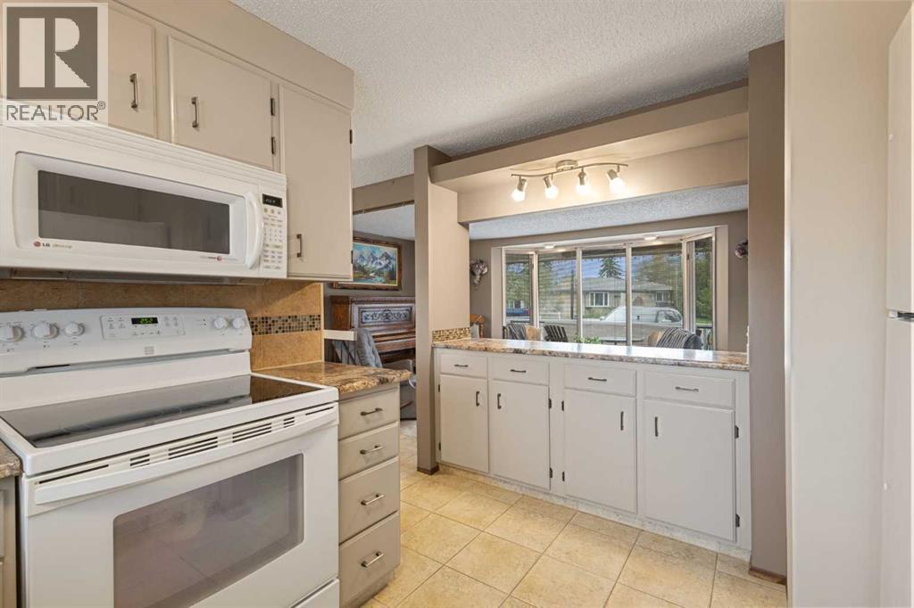 224 Pinetree Bay NE