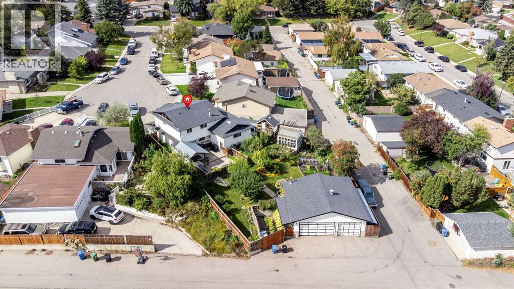 224 Pinetree Bay NE