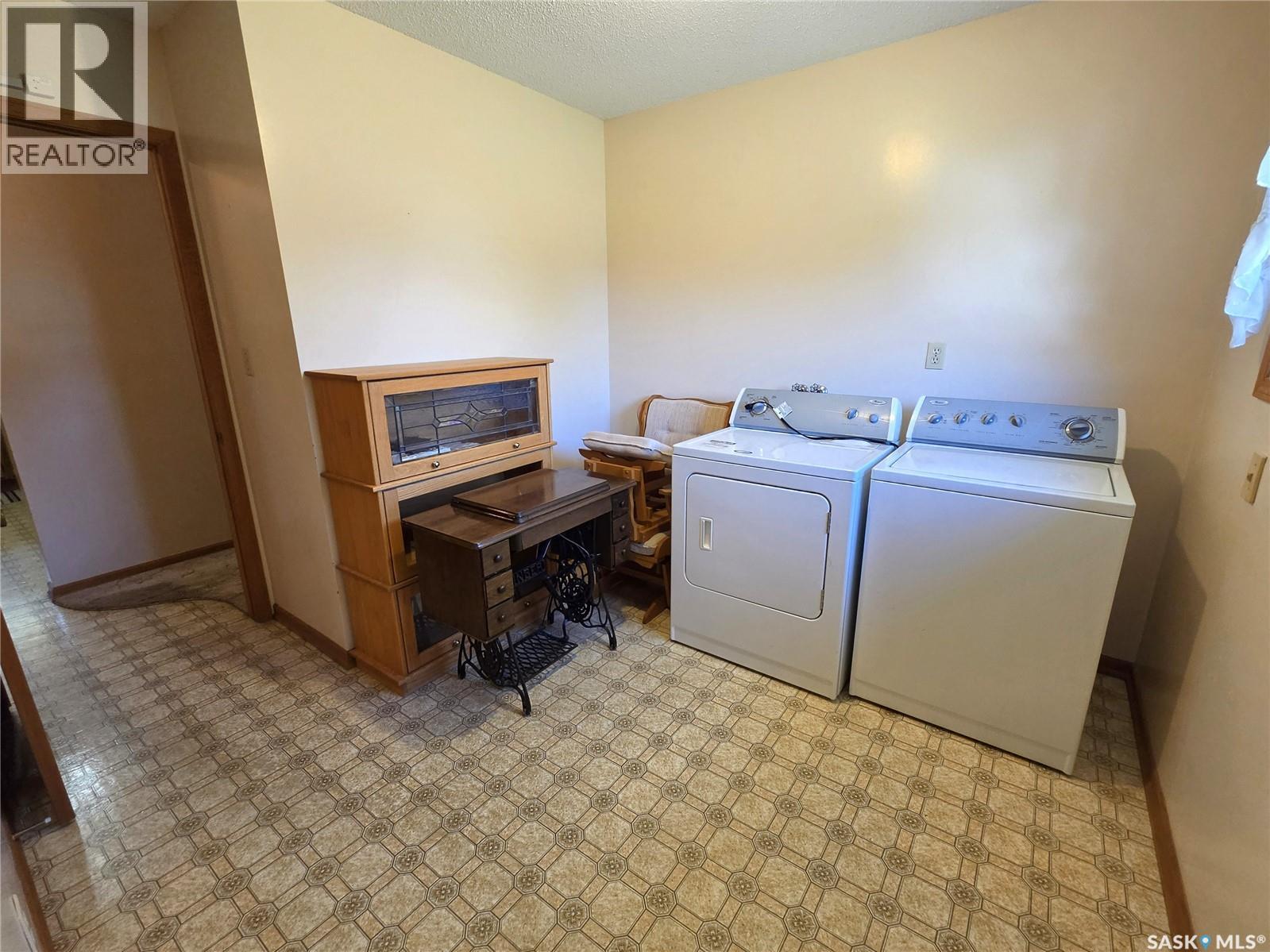 125 Mainprize Street, Midale, Saskatchewan  S0C 1S0 - Photo 24 - SK050145
