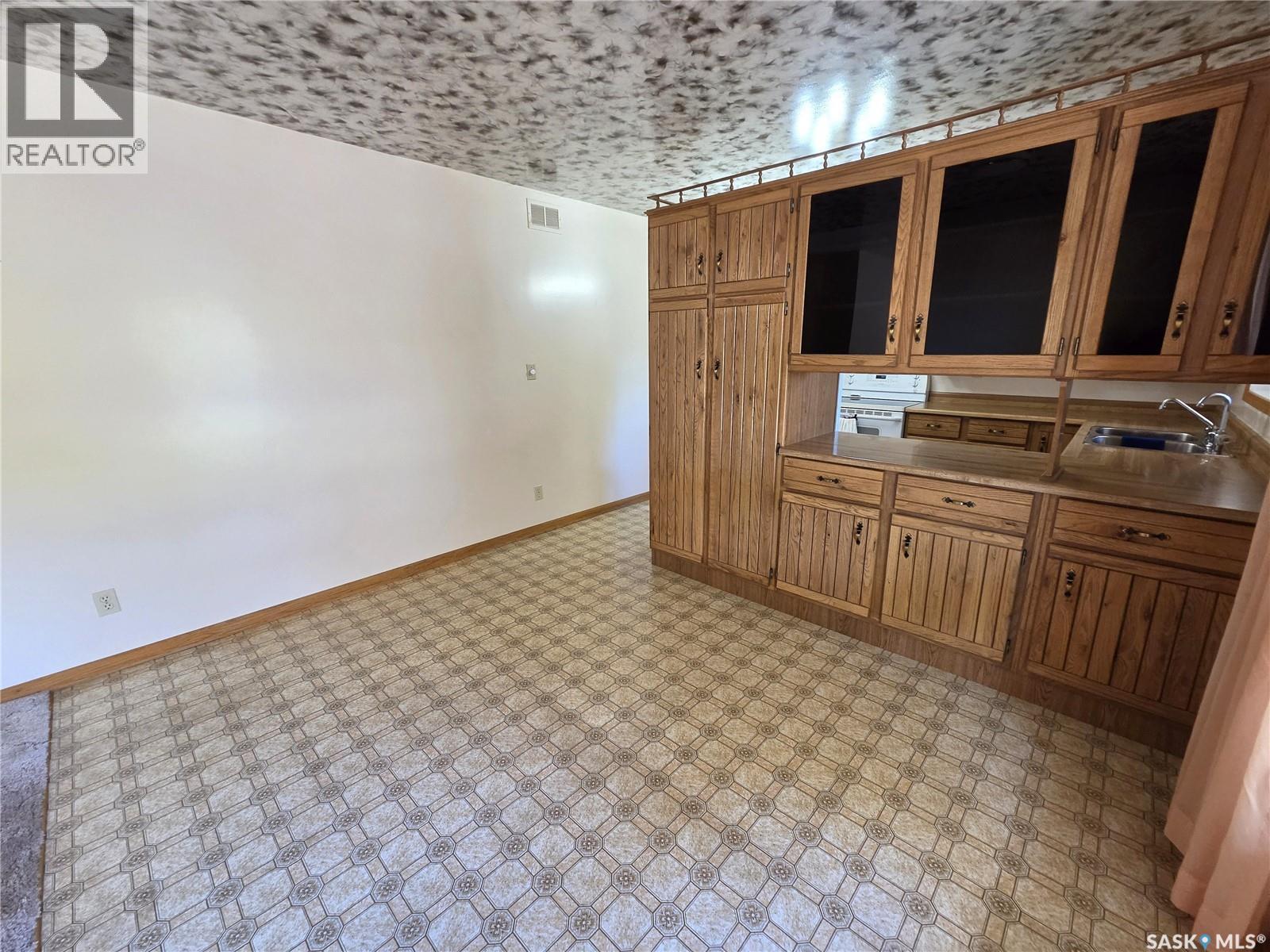 125 Mainprize Street, Midale, Saskatchewan  S0C 1S0 - Photo 9 - SK050145