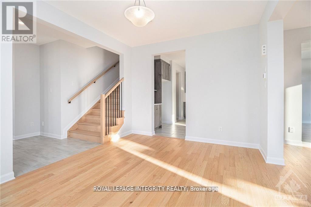 169 Gosling Crescent, Ottawa, Ontario K2W 0K7 - Photo 4 - X13852292