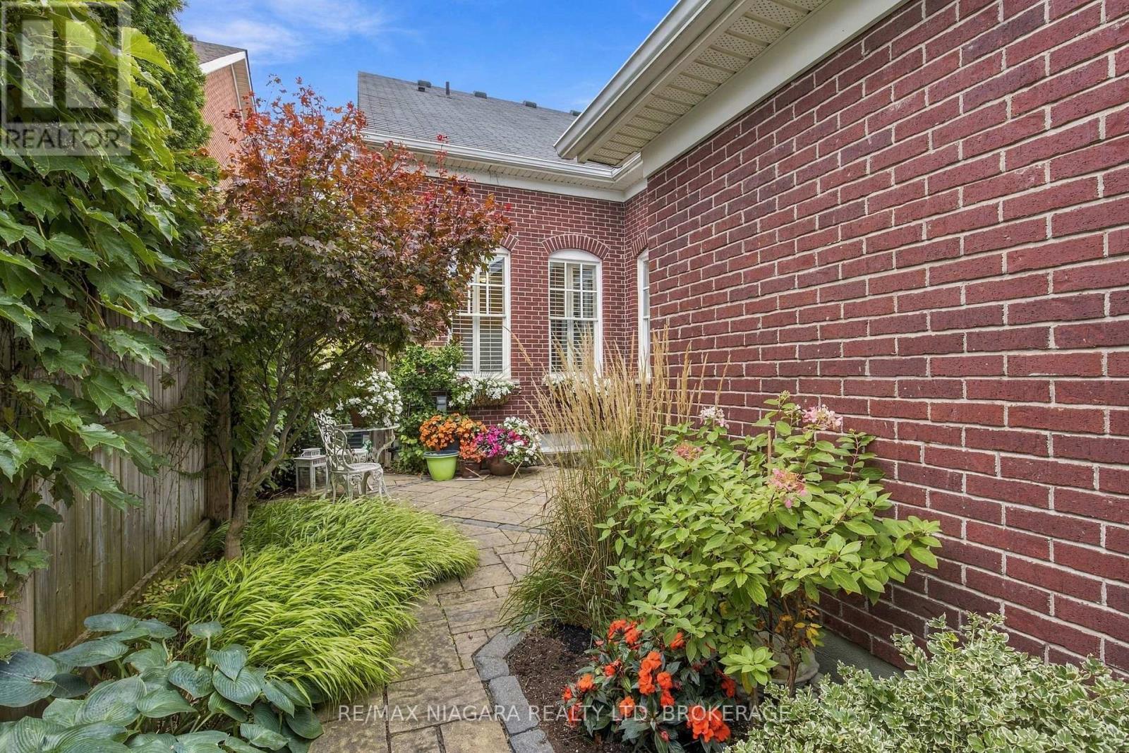 4 Blackbird Street, Niagara-On-The-Lake, Ontario  L0S 1J0 - Photo 4 - X13852296