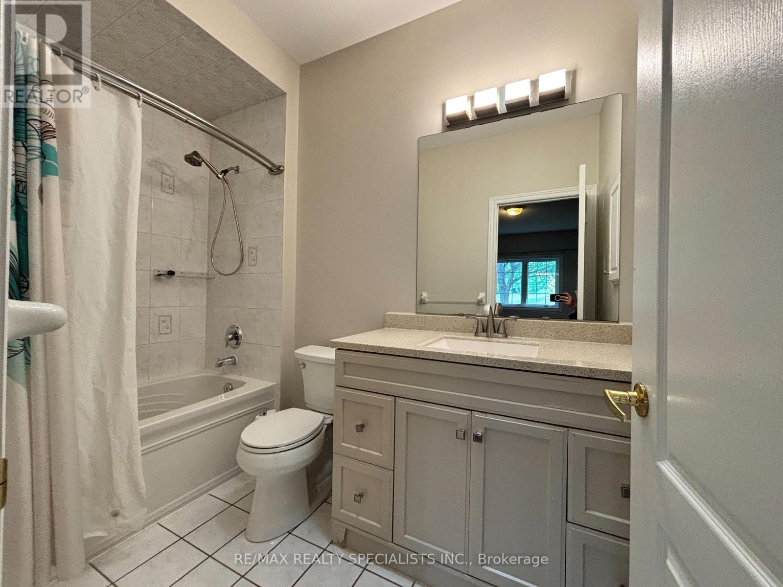 8 Yorkwood Trail, Brampton, Ontario  L6R 3J3 - Photo 28 - W13852314