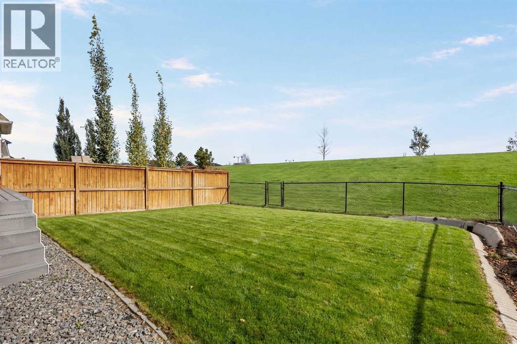 27 Mahogany Crescent SE