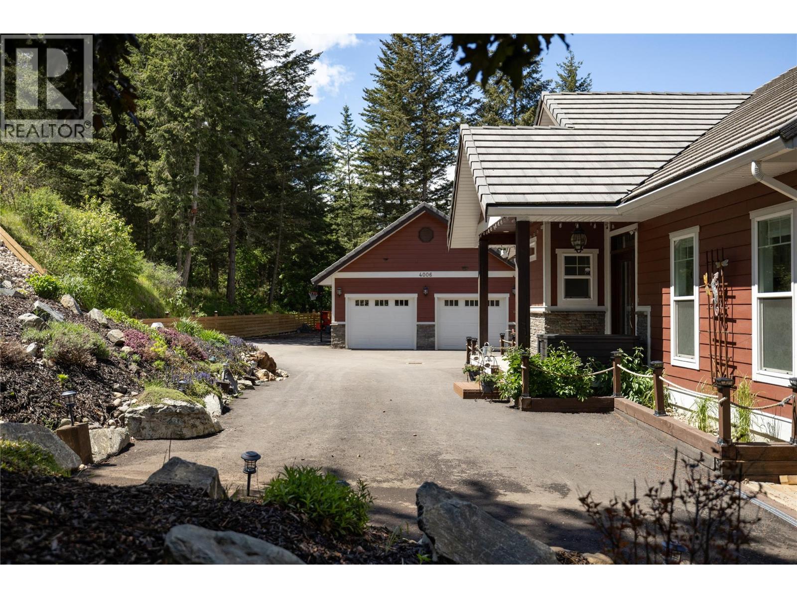 4006 Coachwood Close, Coldstream, British Columbia  V1B 3Y4 - Photo 7 - 10402466