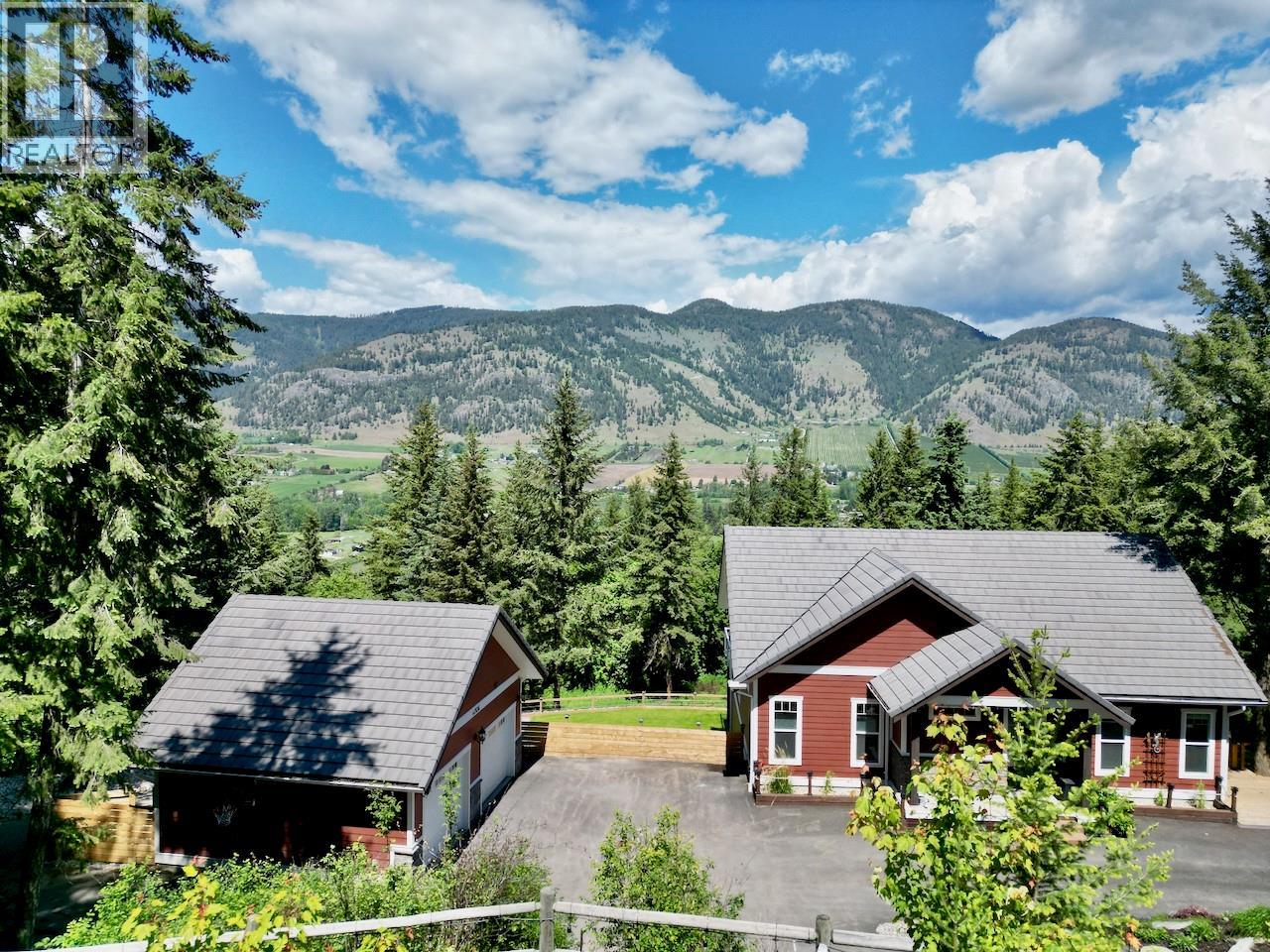 4006 Coachwood Close, Coldstream, British Columbia  V1B 3Y4 - Photo 4 - 10402466