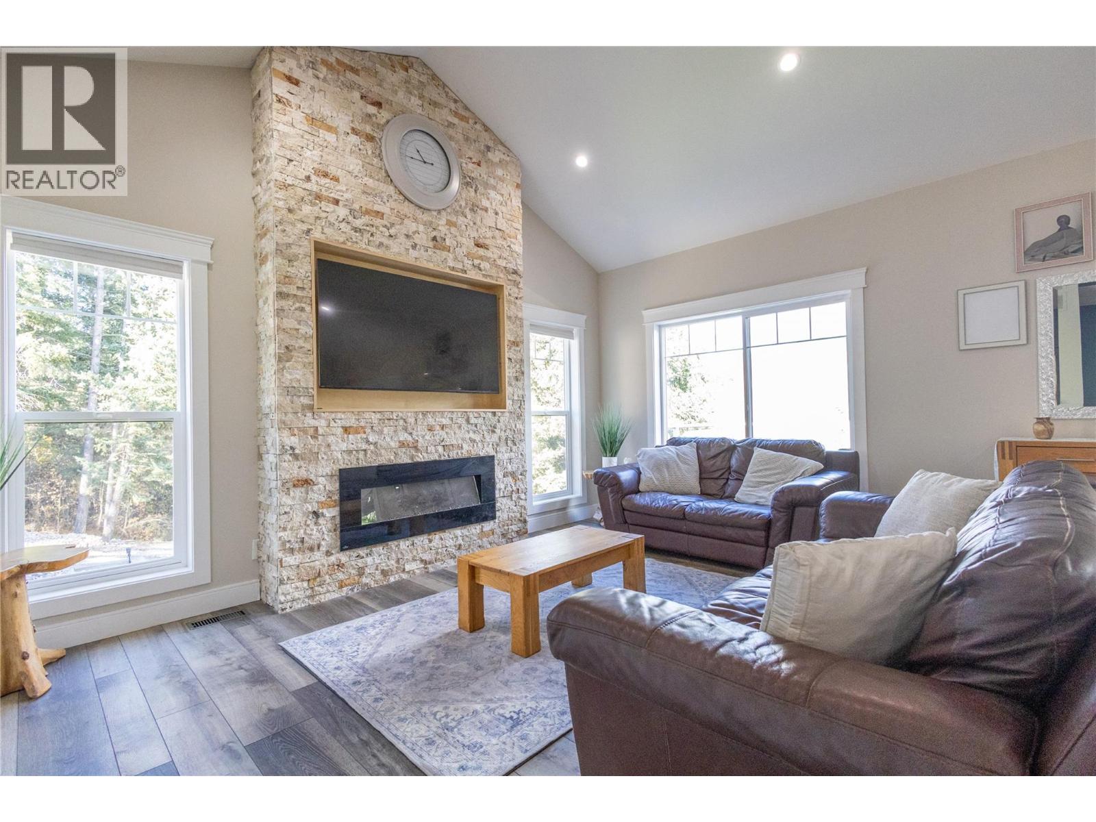 4006 Coachwood Close, Coldstream, British Columbia  V1B 3Y4 - Photo 29 - 10402466