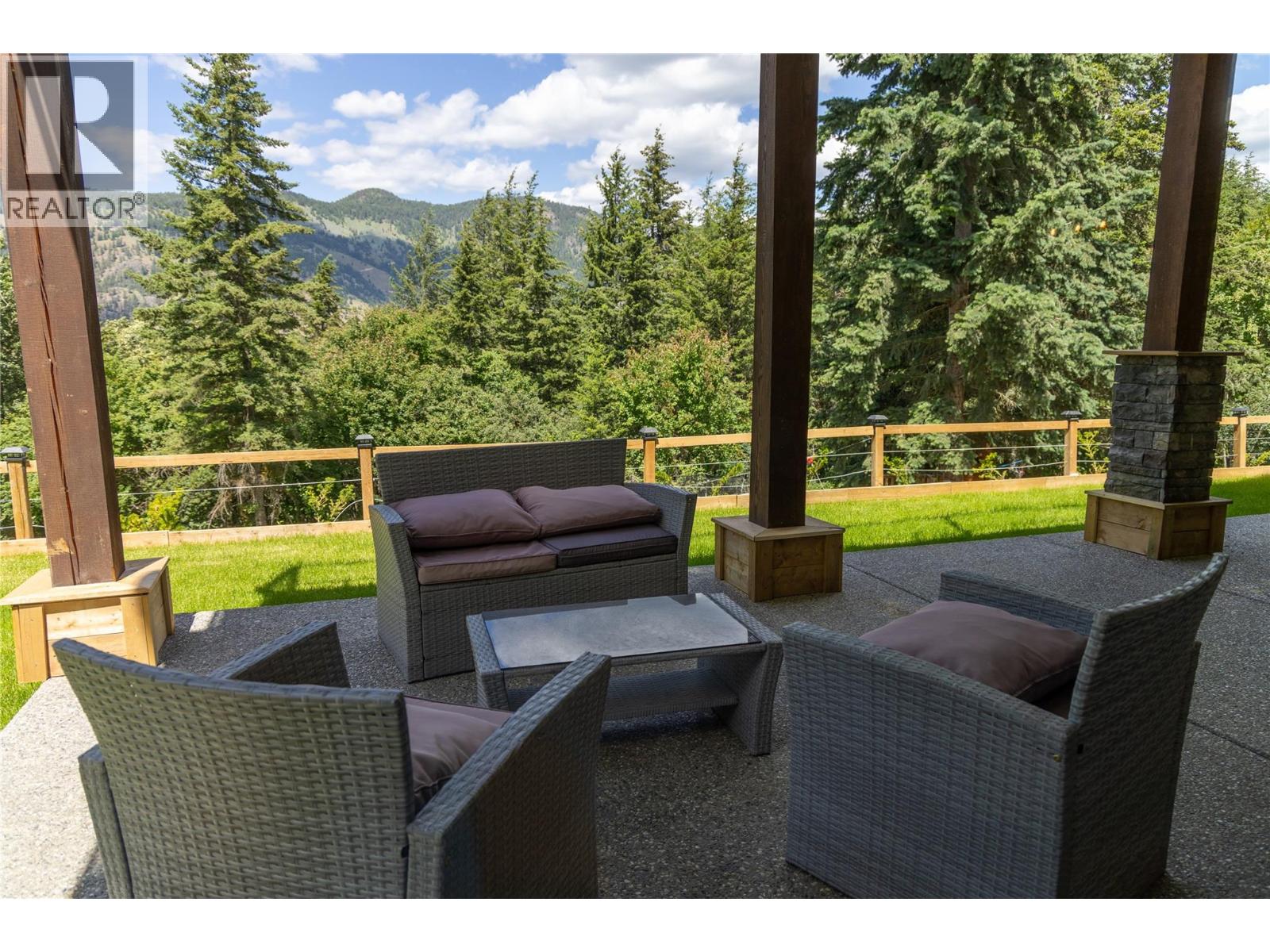 4006 Coachwood Close, Coldstream, British Columbia  V1B 3Y4 - Photo 15 - 10402466