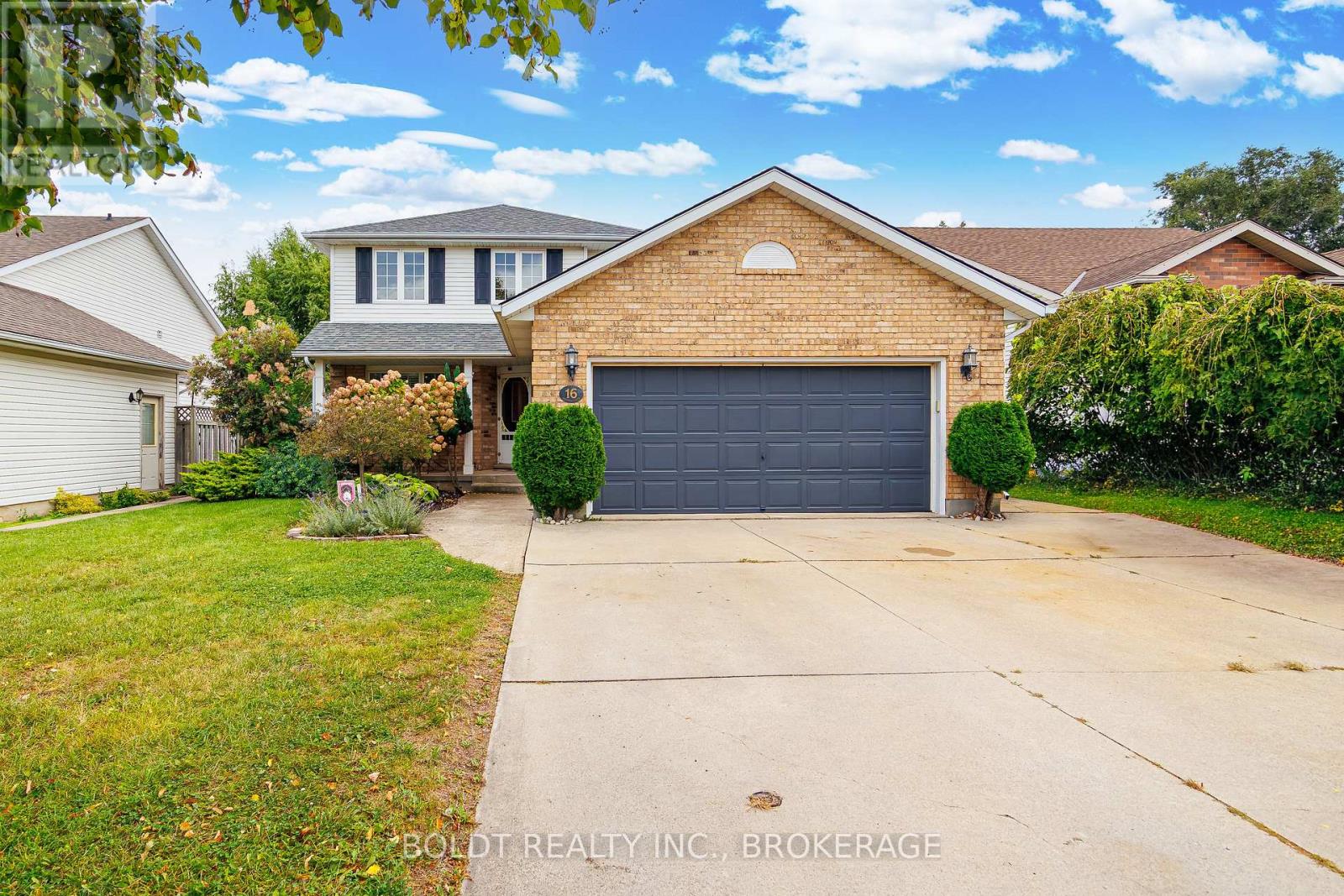 16 Westbury Drive, St. Catharines, Ontario  L2S 3V1 - Photo 2 - X13848500