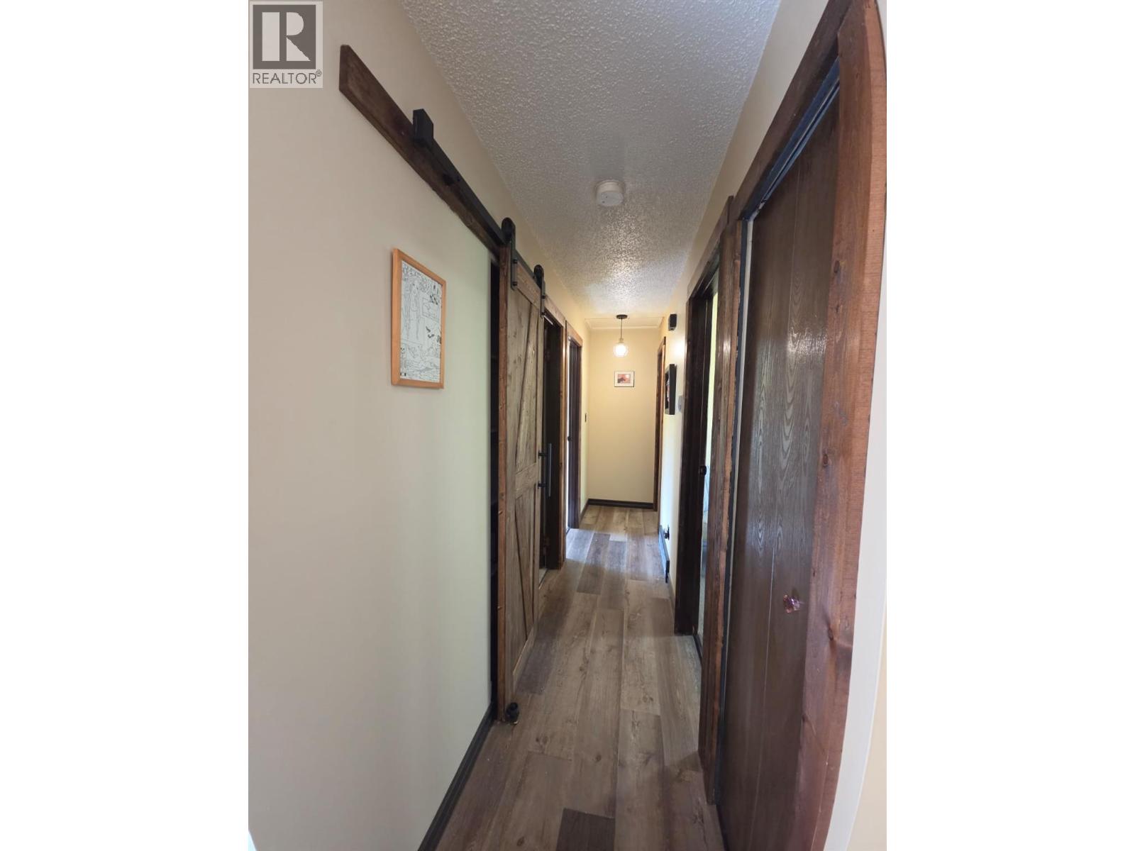 6082 Centennial Road W