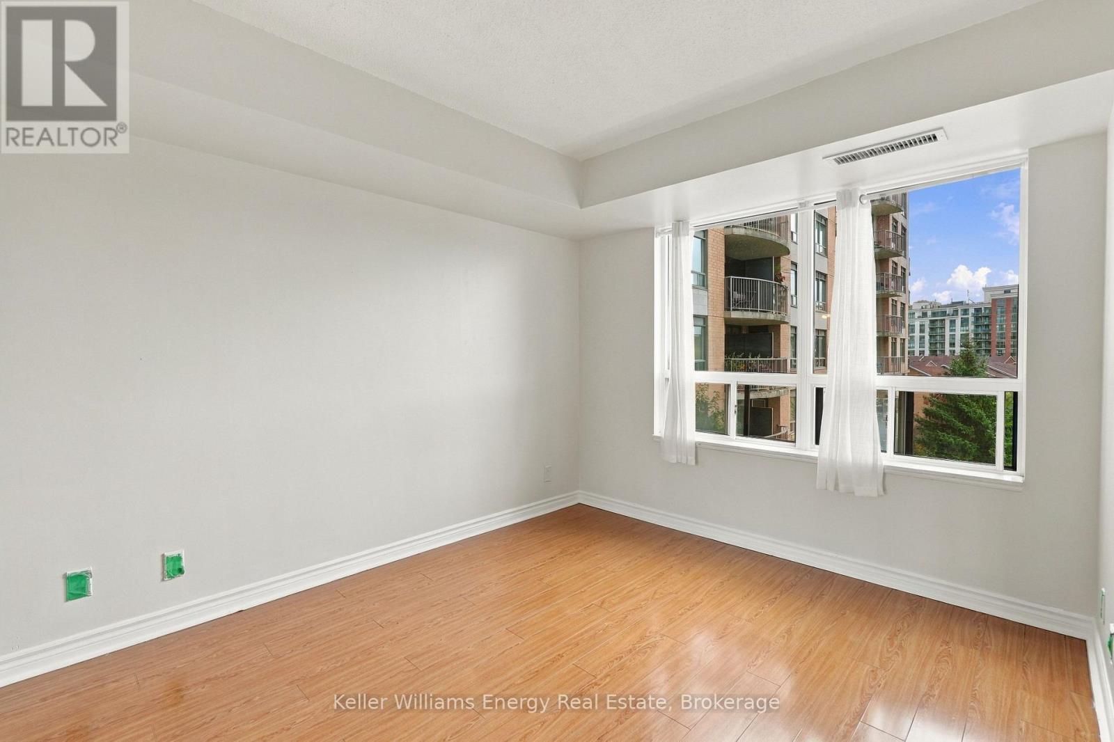 402 - 16 Dallimore Circle, Toronto (Banbury-Don Mills), Ontario  M3C 4C4 - Photo 11 - C13852436