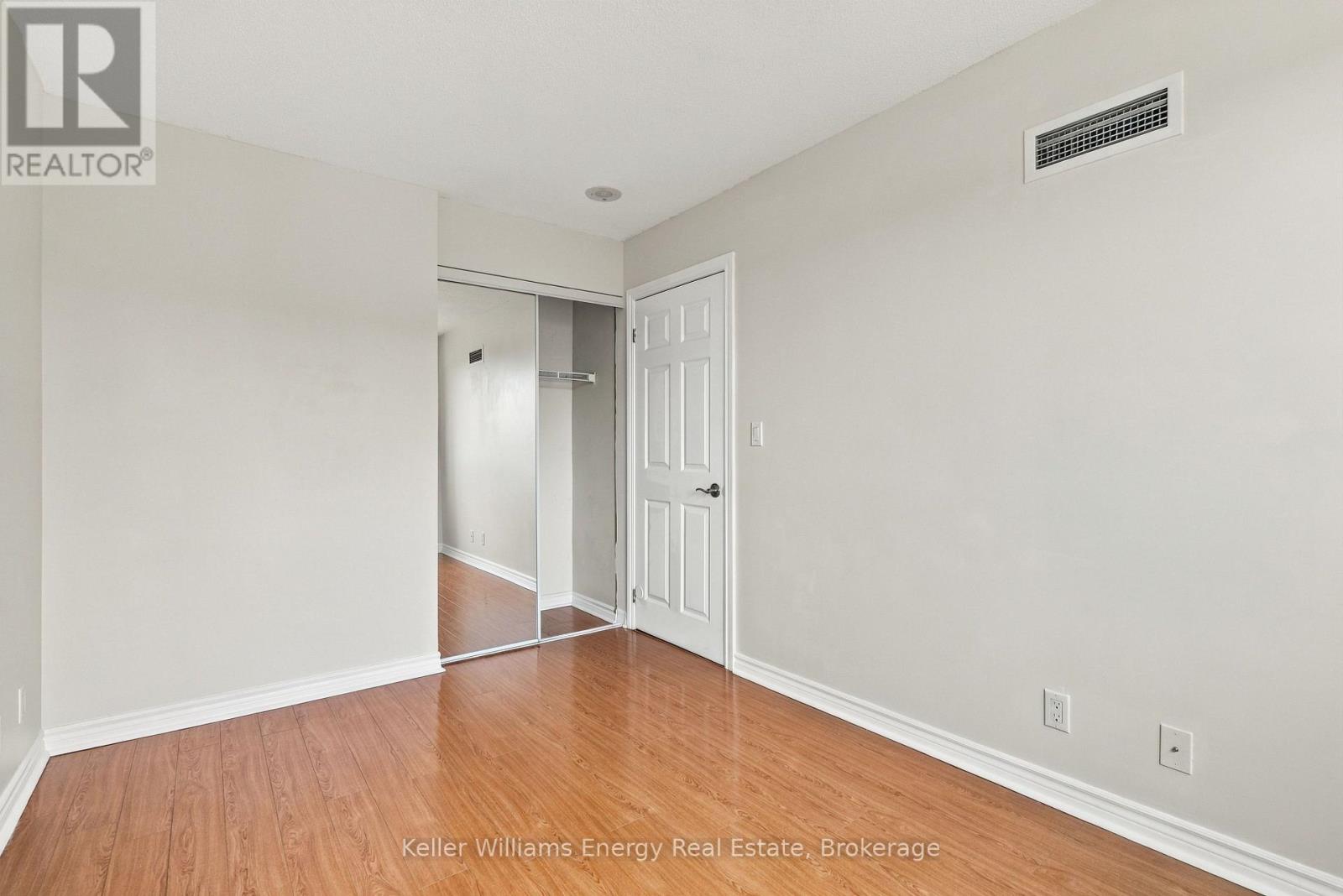 402 - 16 Dallimore Circle, Toronto (Banbury-Don Mills), Ontario  M3C 4C4 - Photo 14 - C13852436