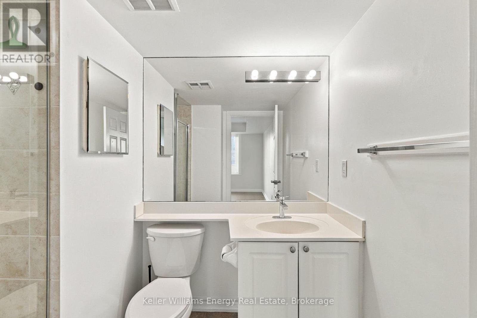 402 - 16 Dallimore Circle, Toronto (Banbury-Don Mills), Ontario  M3C 4C4 - Photo 15 - C13852436