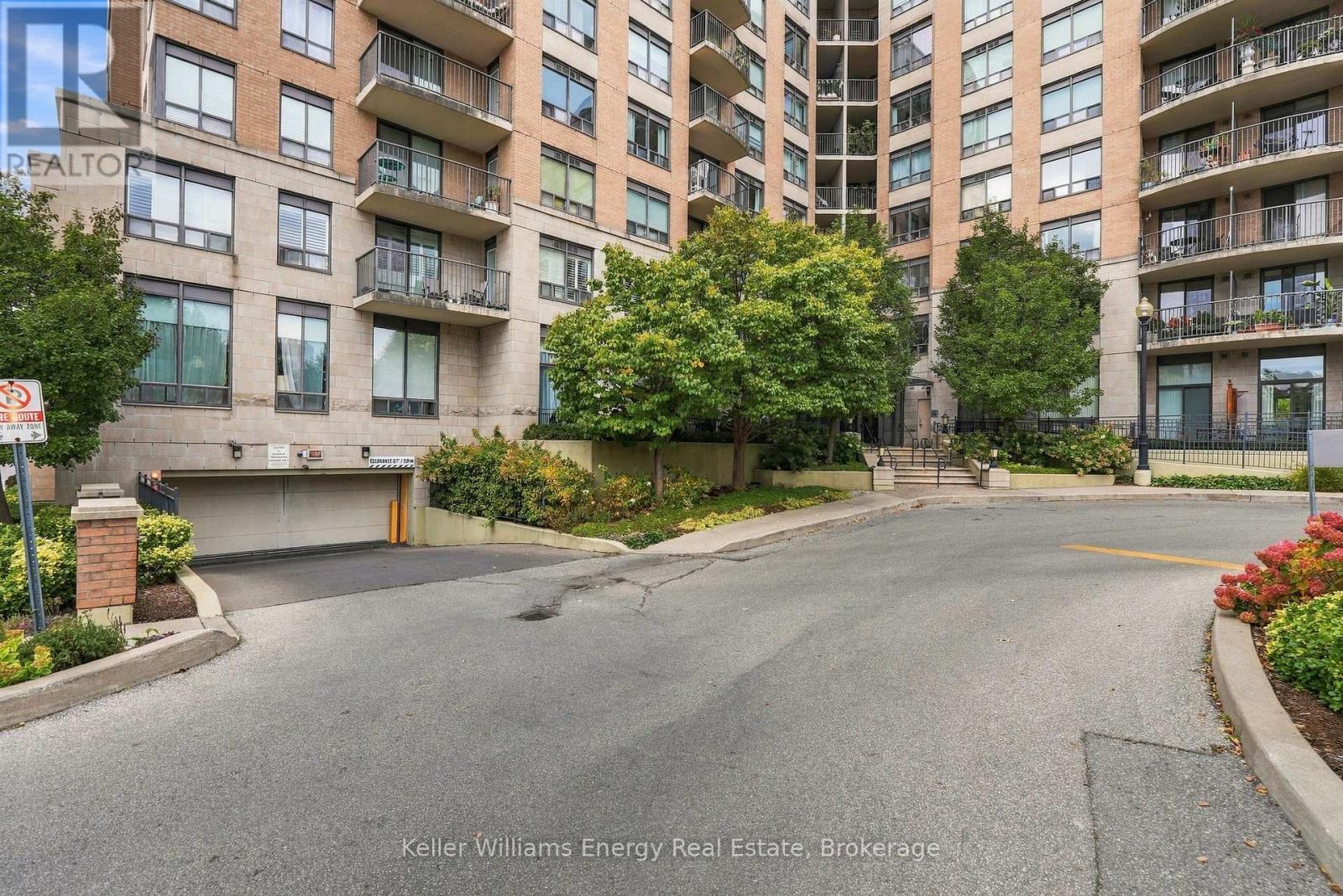 402 - 16 Dallimore Circle, Toronto (Banbury-Don Mills), Ontario  M3C 4C4 - Photo 23 - C13852436