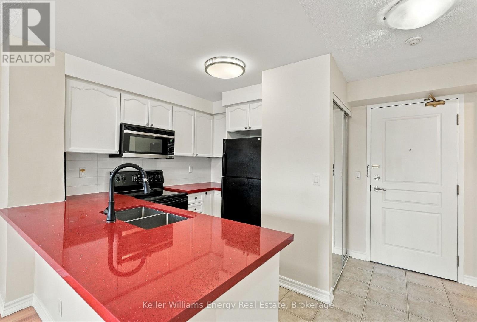 402 - 16 Dallimore Circle, Toronto (Banbury-Don Mills), Ontario  M3C 4C4 - Photo 5 - C13852436