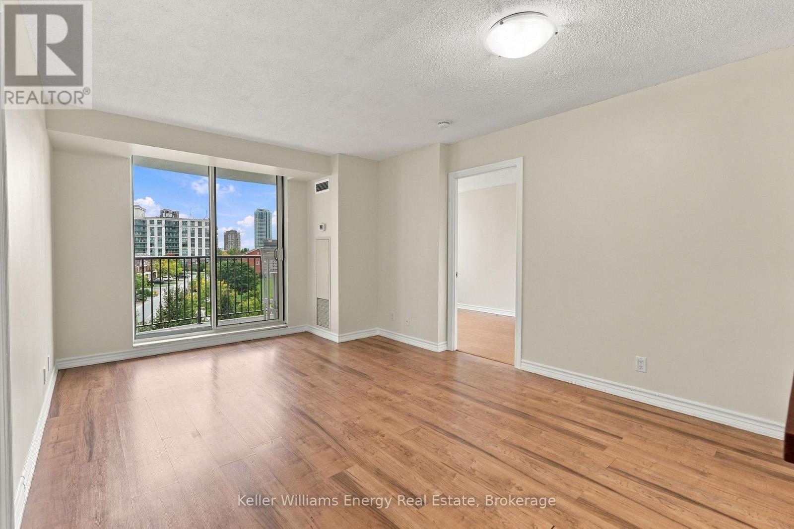402 - 16 Dallimore Circle, Toronto (Banbury-Don Mills), Ontario  M3C 4C4 - Photo 8 - C13852436