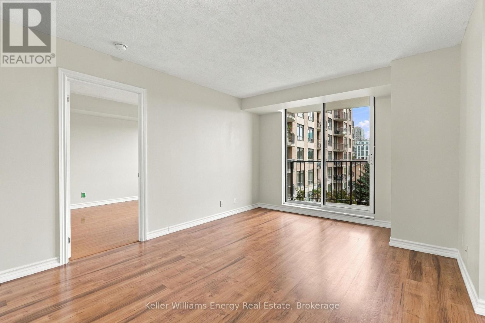 402 - 16 Dallimore Circle, Toronto (Banbury-Don Mills), Ontario  M3C 4C4 - Photo 9 - C13852436