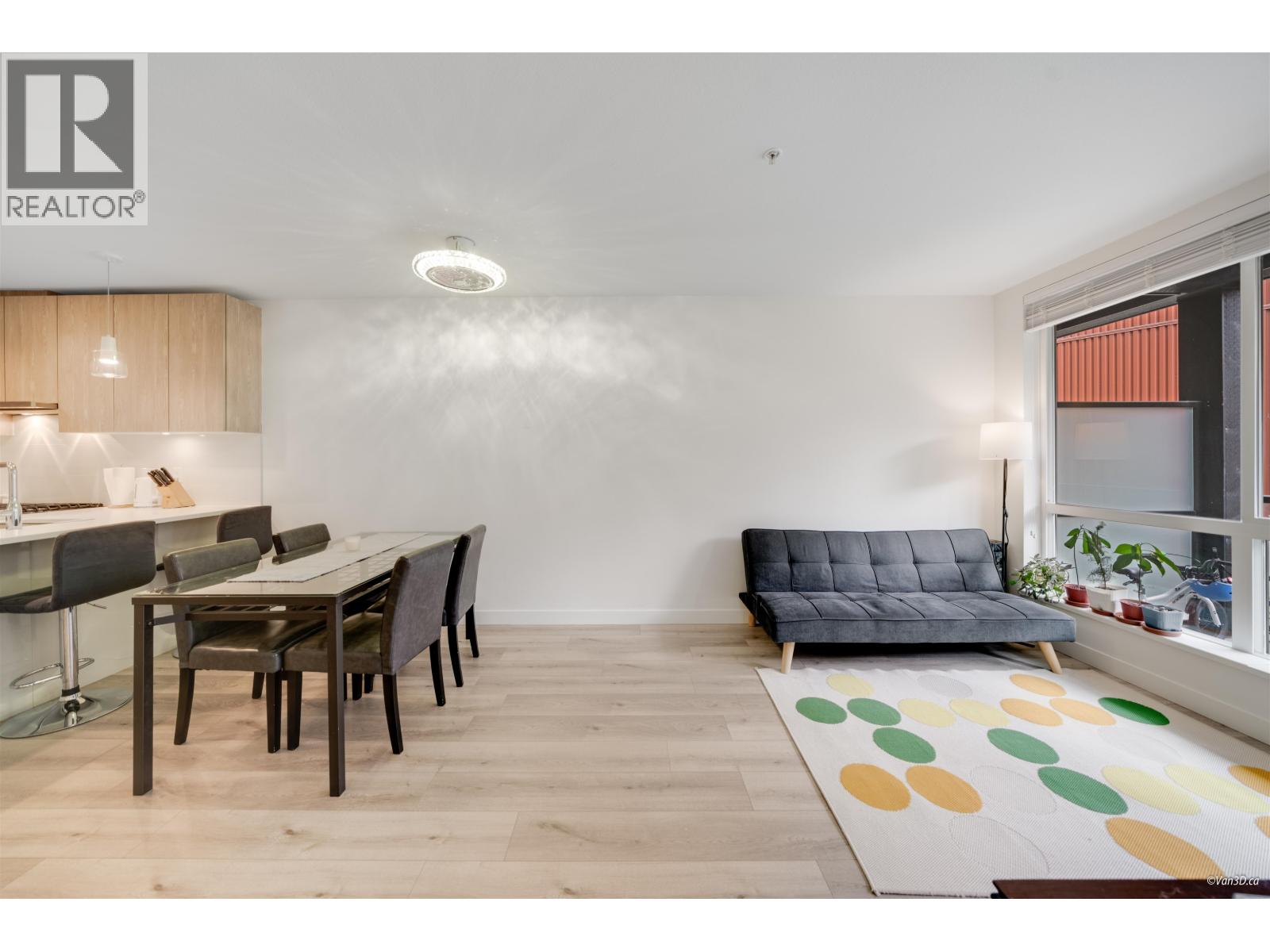 207 128 E 8th Street, North Vancouver, British Columbia V7L 1Y7 - Photo 6 - R3171376