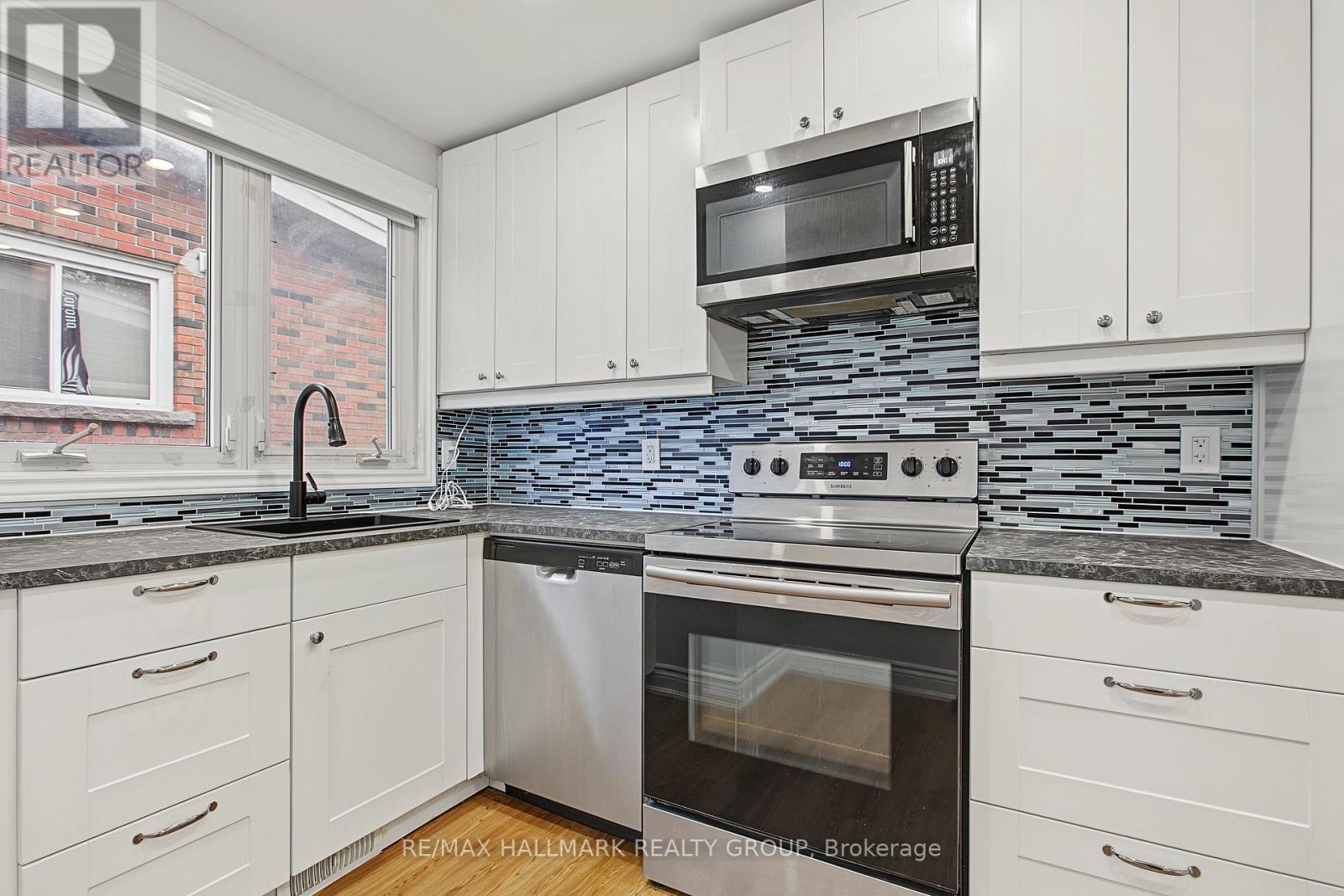 Unit A (Upper Unit) - 1135 Maitland Avenue, Ottawa, Ontario  K2C 2B8 - Photo 11 - X13852380
