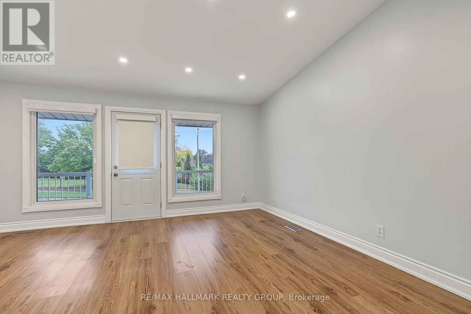 Unit A (Upper Unit) - 1135 Maitland Avenue, Ottawa, Ontario K2C 2B8 - Photo 4 - X13852380